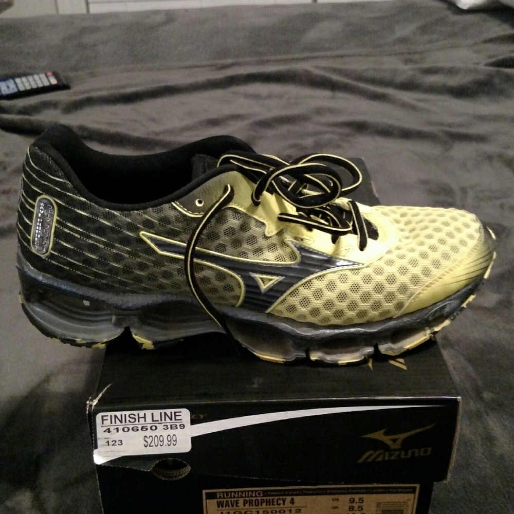 Wave Prophecy 4 Running Shoes